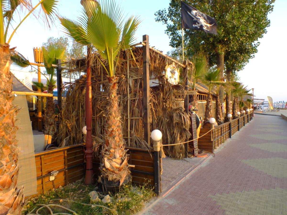 Pirates Resort Mamaia Exteriér fotografie